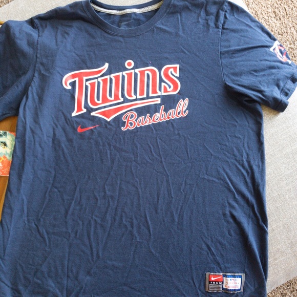 SOLD Minnesota Twins Baseball Tshirt - Picture 2 of 4